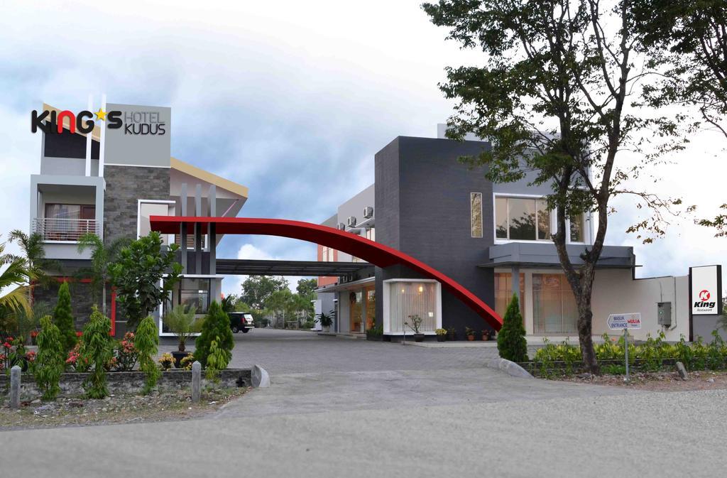 Hotel Kings Kudus Ngoại thất bức ảnh